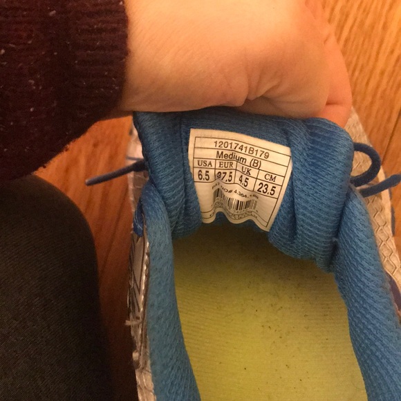 Brooks Running Shoes - Picture 2 of 3